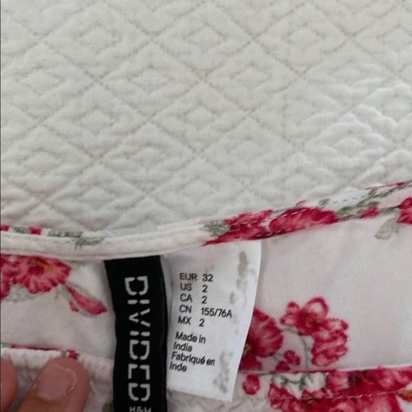 H&M Tank Top with Flowers - Picture 3 of 4